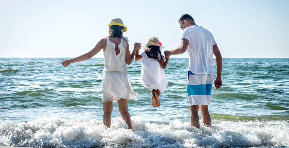 Familia disfrutando de las vacaciones y de momentos de desconexión