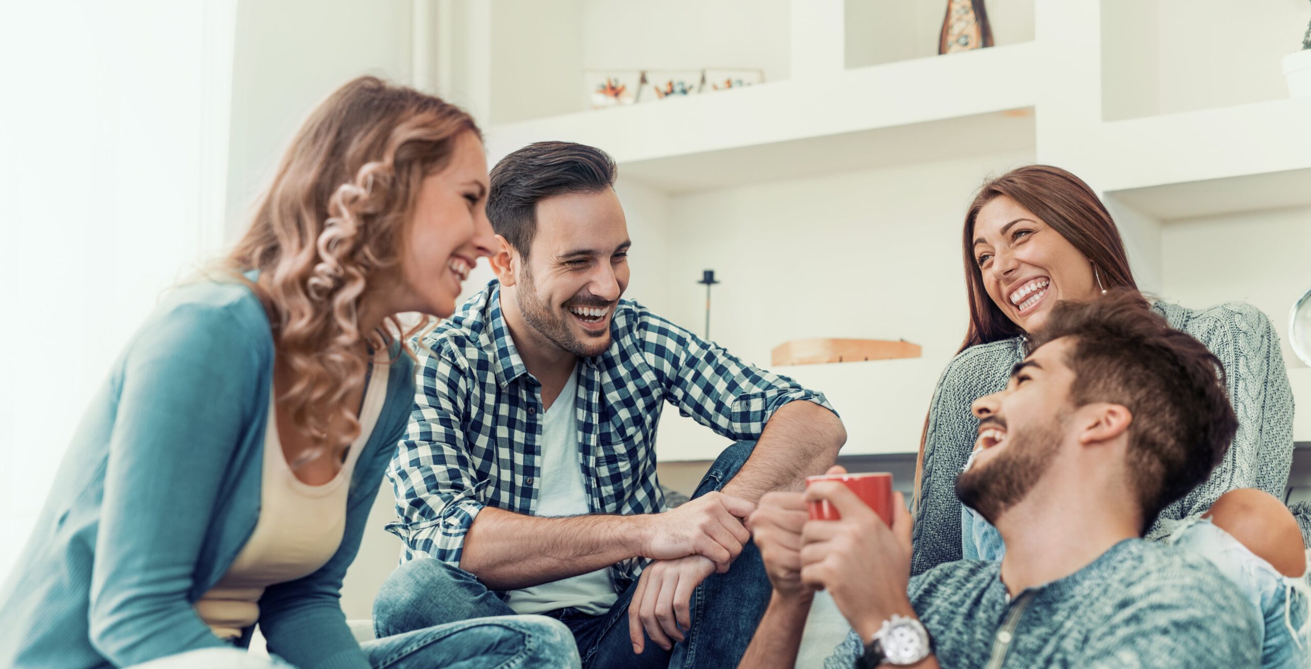 jovenes disfrutando del coliving