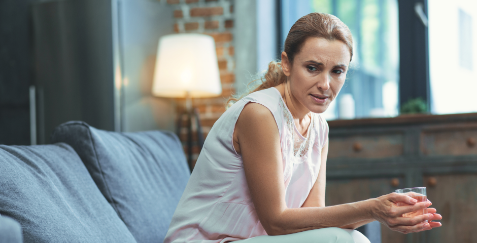 Mujer preocupada por la ansiedad