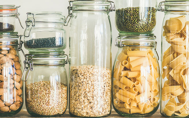 Compra a granel amb pots de vidre per guardar els aliments